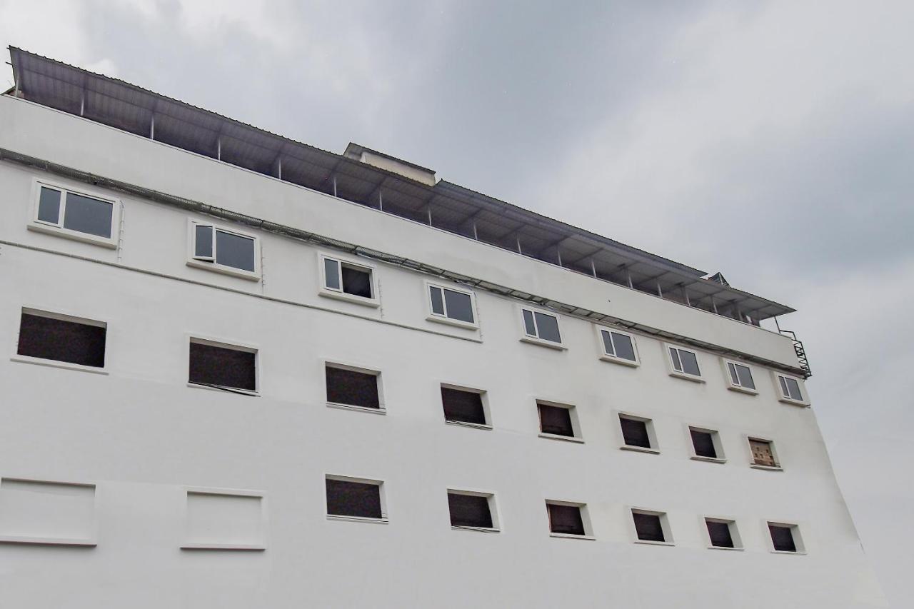 Oyo 1851 Hotel Sefali Deluxe Calcuta Exterior foto