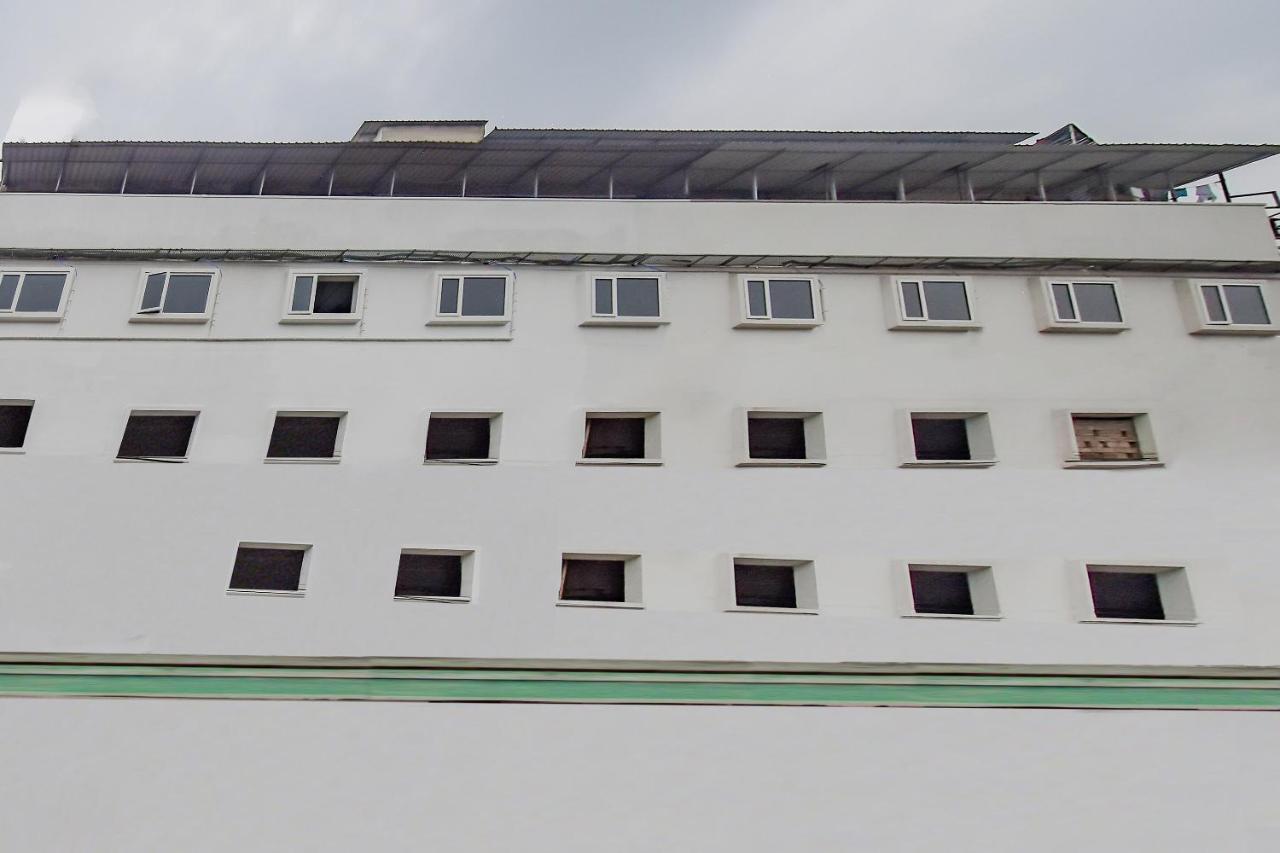 Oyo 1851 Hotel Sefali Deluxe Calcuta Exterior foto